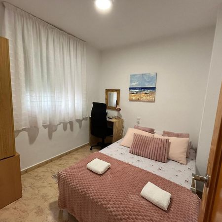 Apartamento Compartido - Solo El Dormitorio Es Privado Torrevieja Eksteriør billede