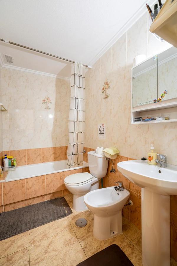 Apartamento Compartido - Solo El Dormitorio Es Privado Torrevieja Eksteriør billede