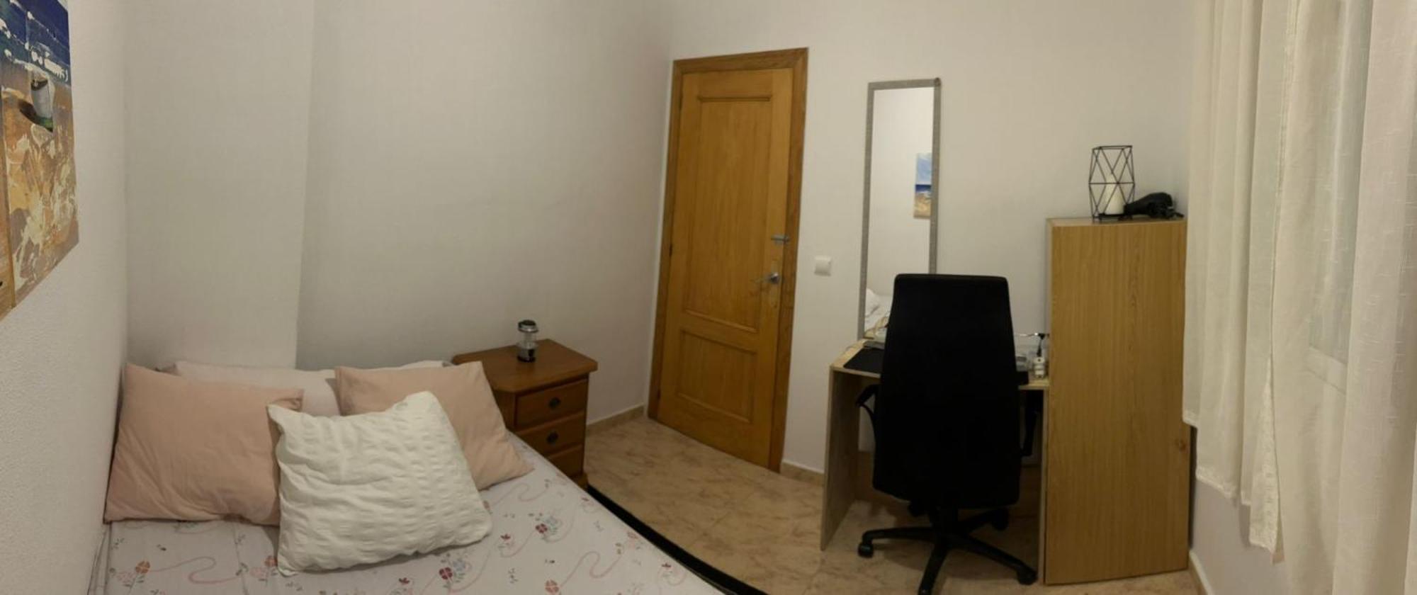 Apartamento Compartido - Solo El Dormitorio Es Privado Torrevieja Eksteriør billede