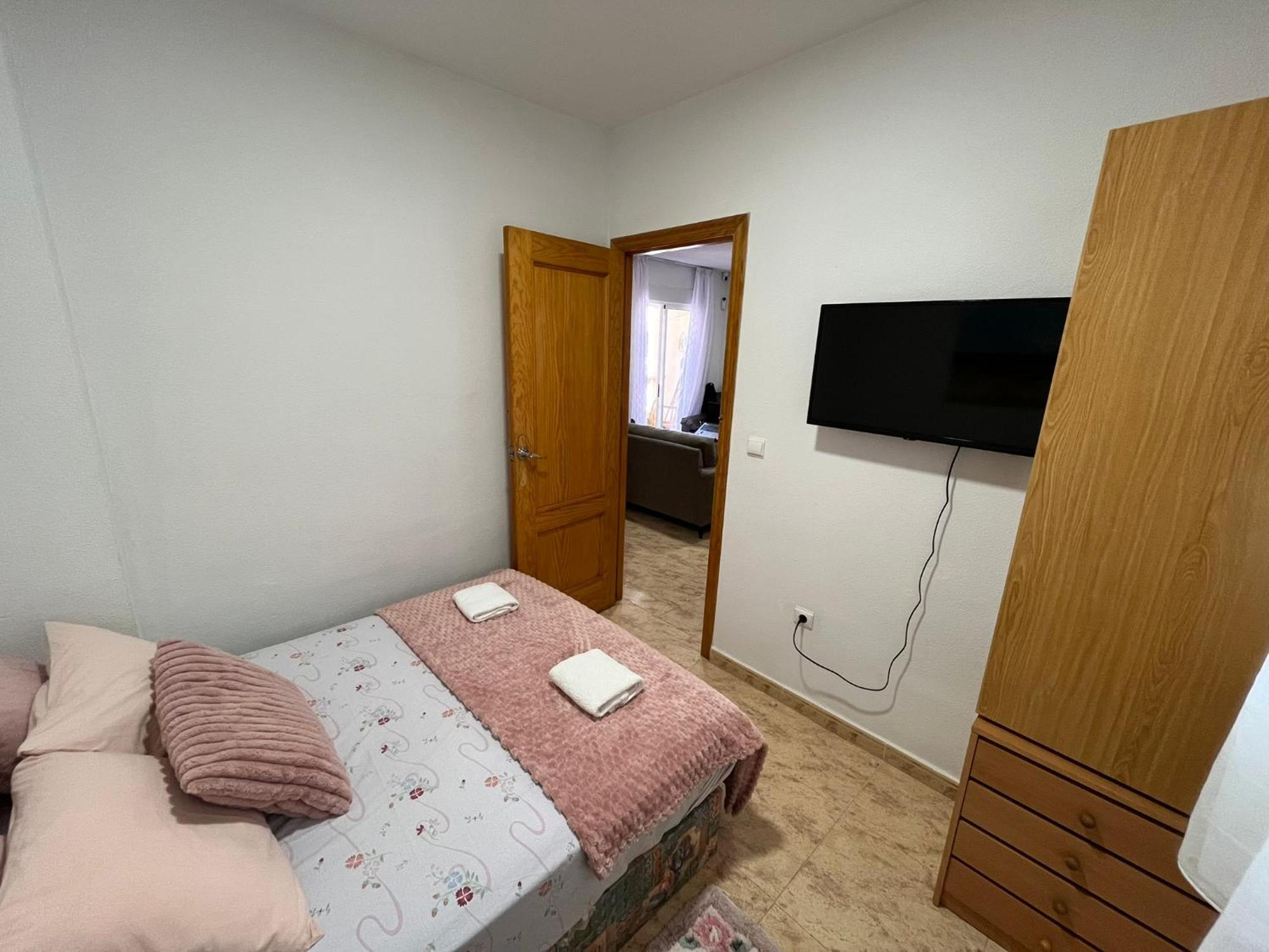Apartamento Compartido - Solo El Dormitorio Es Privado Torrevieja Eksteriør billede