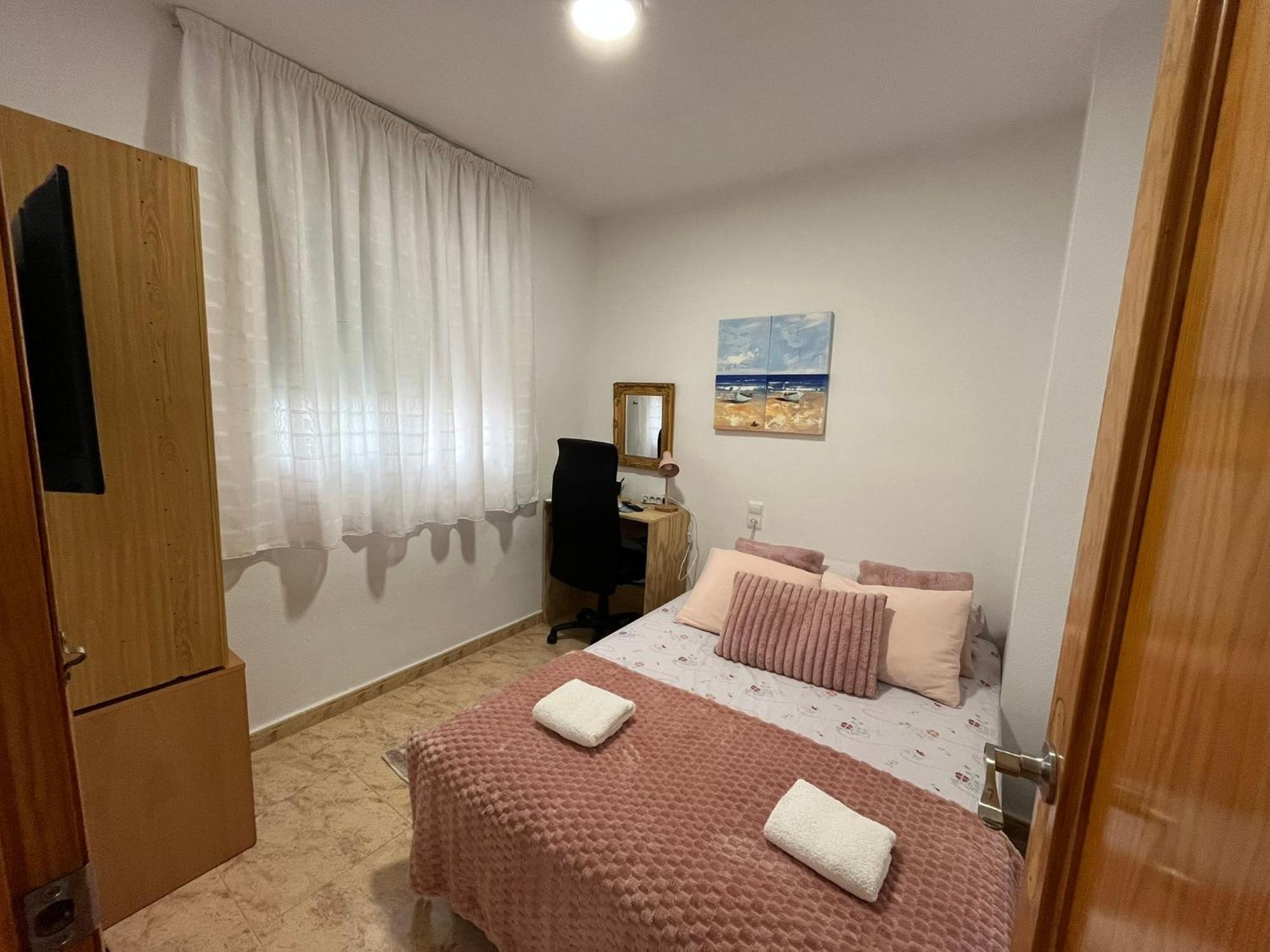 Apartamento Compartido - Solo El Dormitorio Es Privado Torrevieja Eksteriør billede
